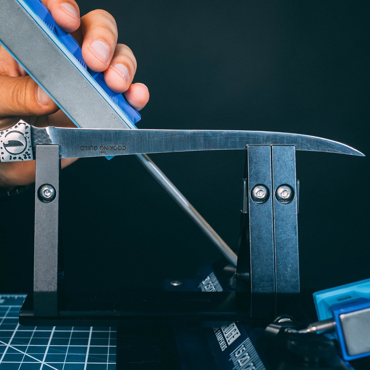 How to Sharpen Flexible Knives Without Flex — Wicked Edge Blade Stabilizer