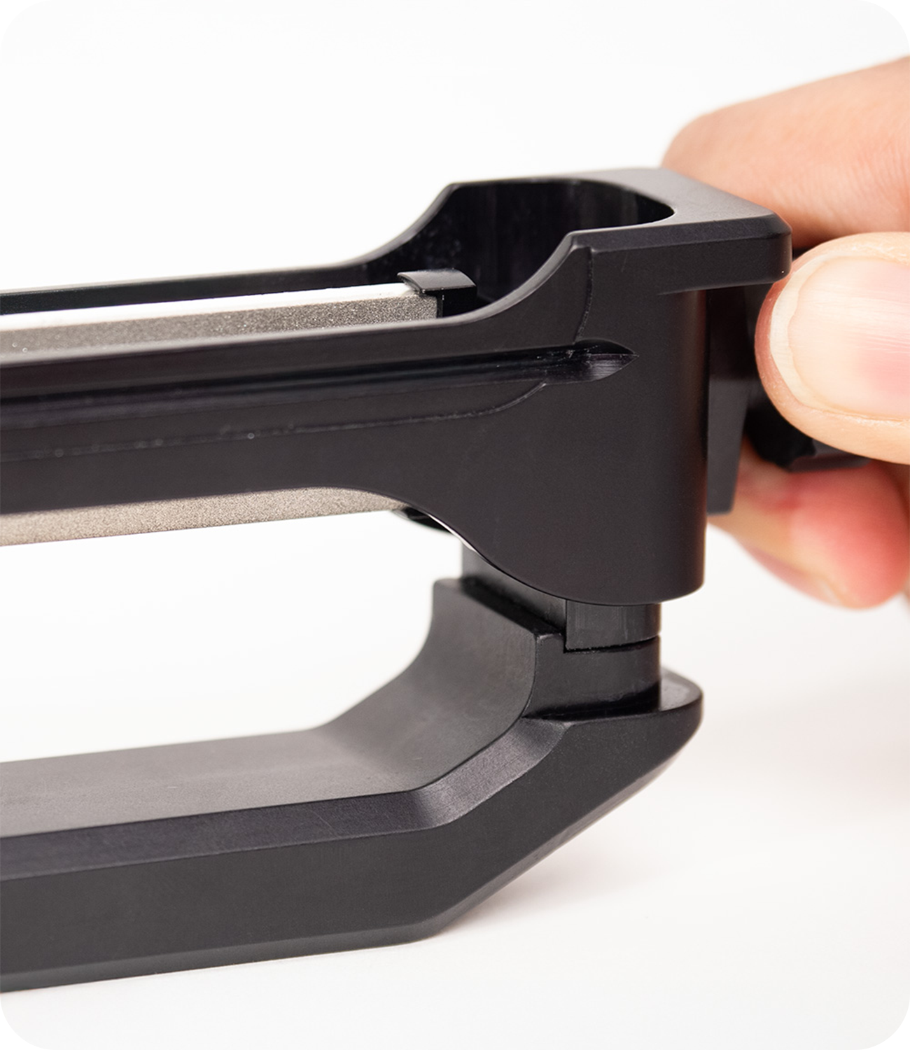 WE26 Venture Pro stone flip mechanism in action. Close up view.