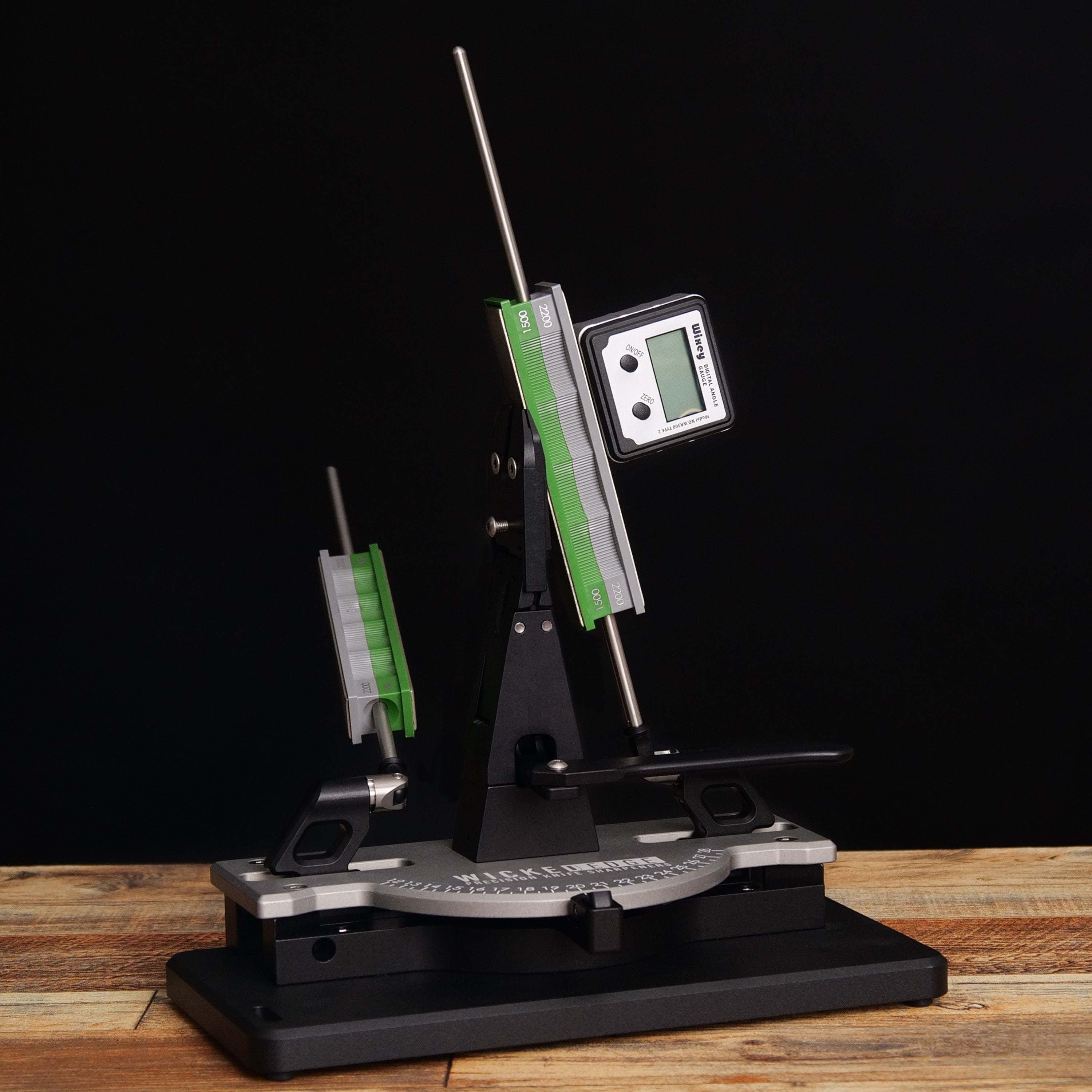 Low Angle & Small Knife Kit with WELA2 adapter mounted in vise at close-up view from front angle.