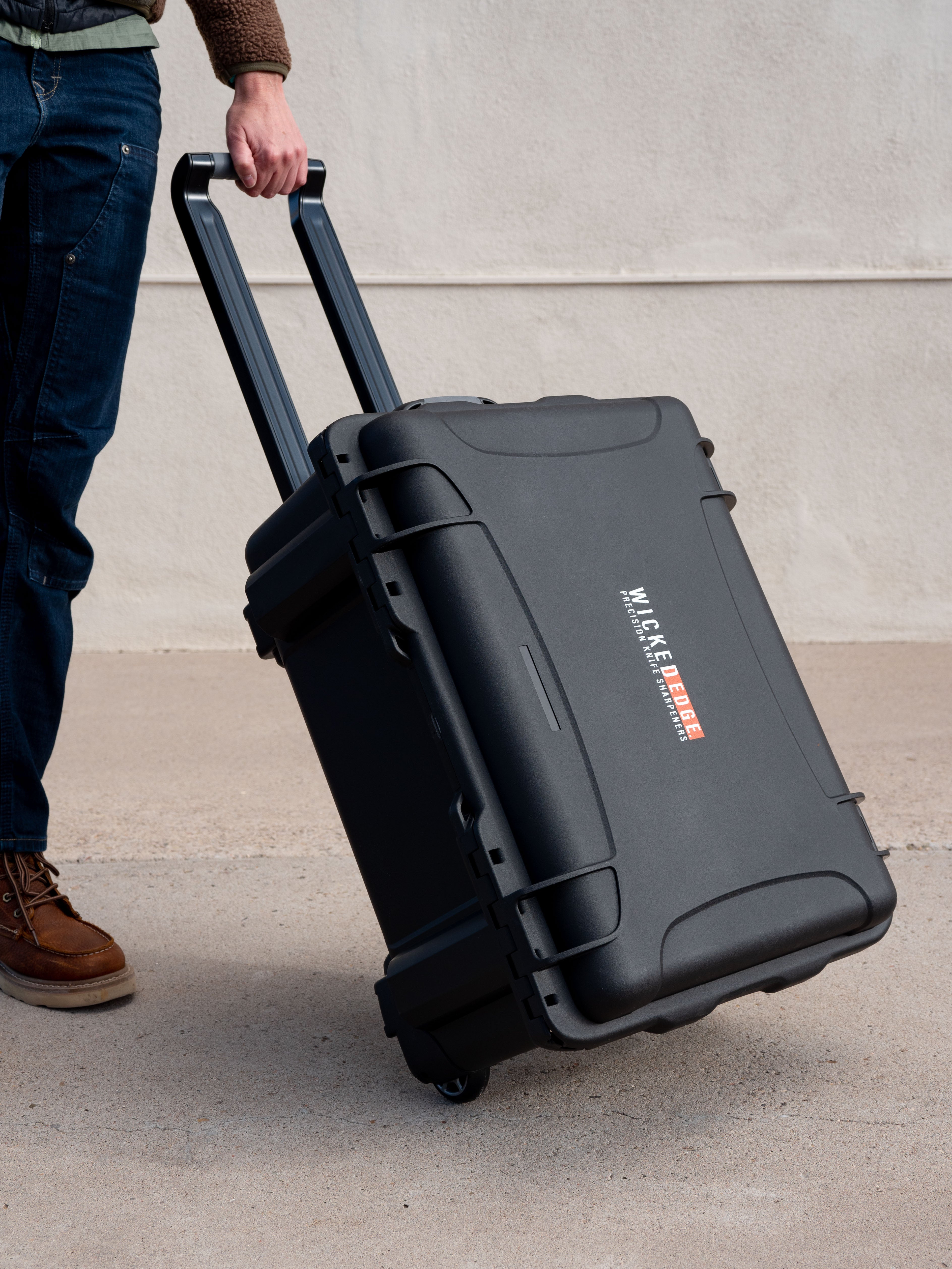 Hard Carrying / Rolling Case with Retractable Handle