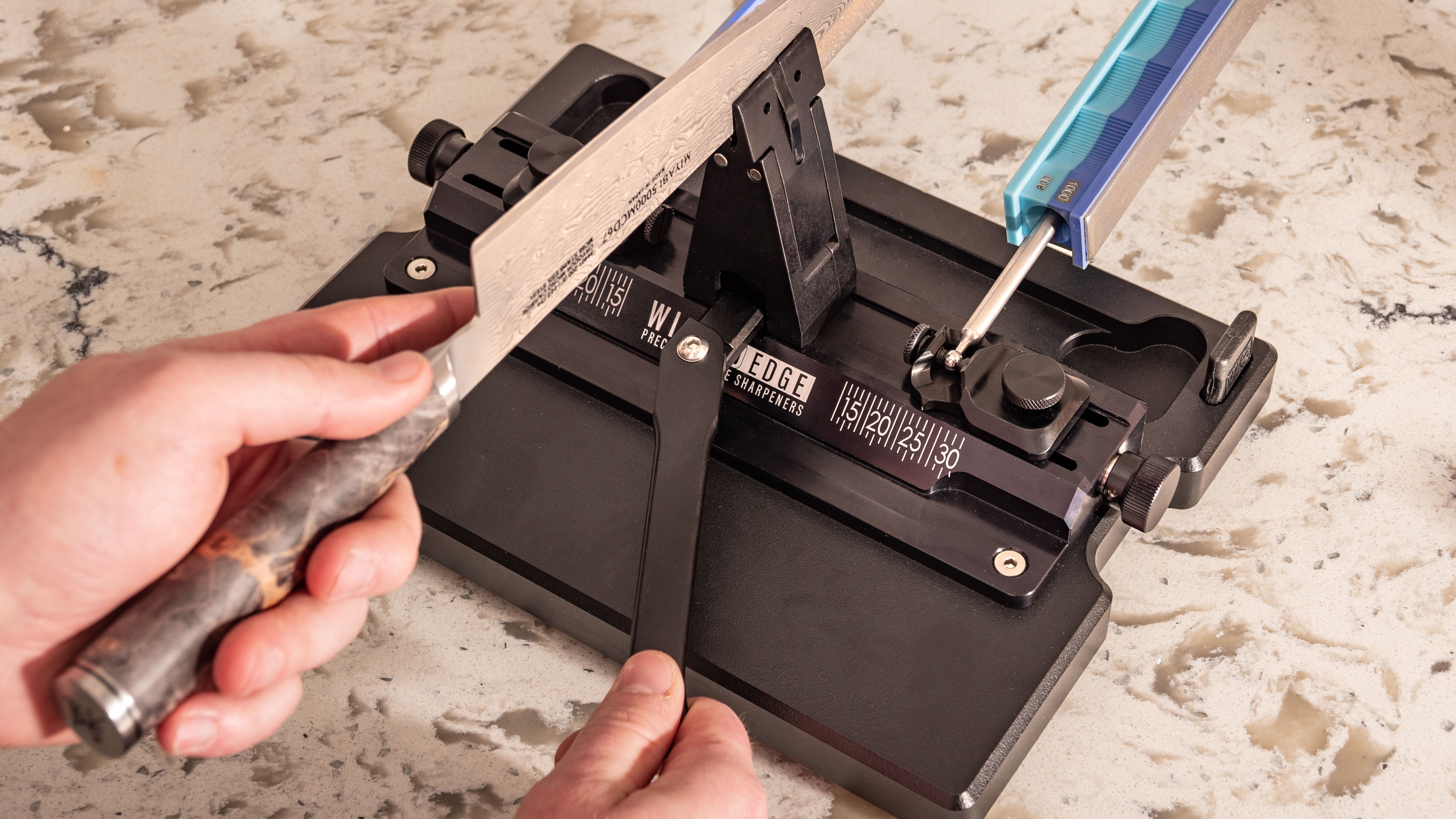 The edge knife clearance sharpener