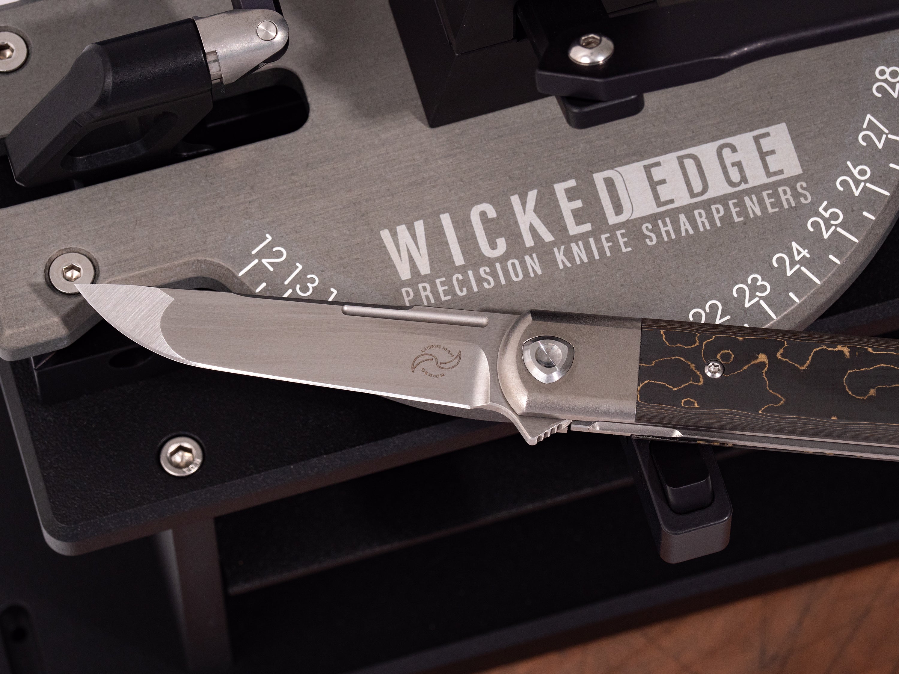 Top view of the angle calibrations and angle control rotor of the Generation 4 Pro precision knife sharpener