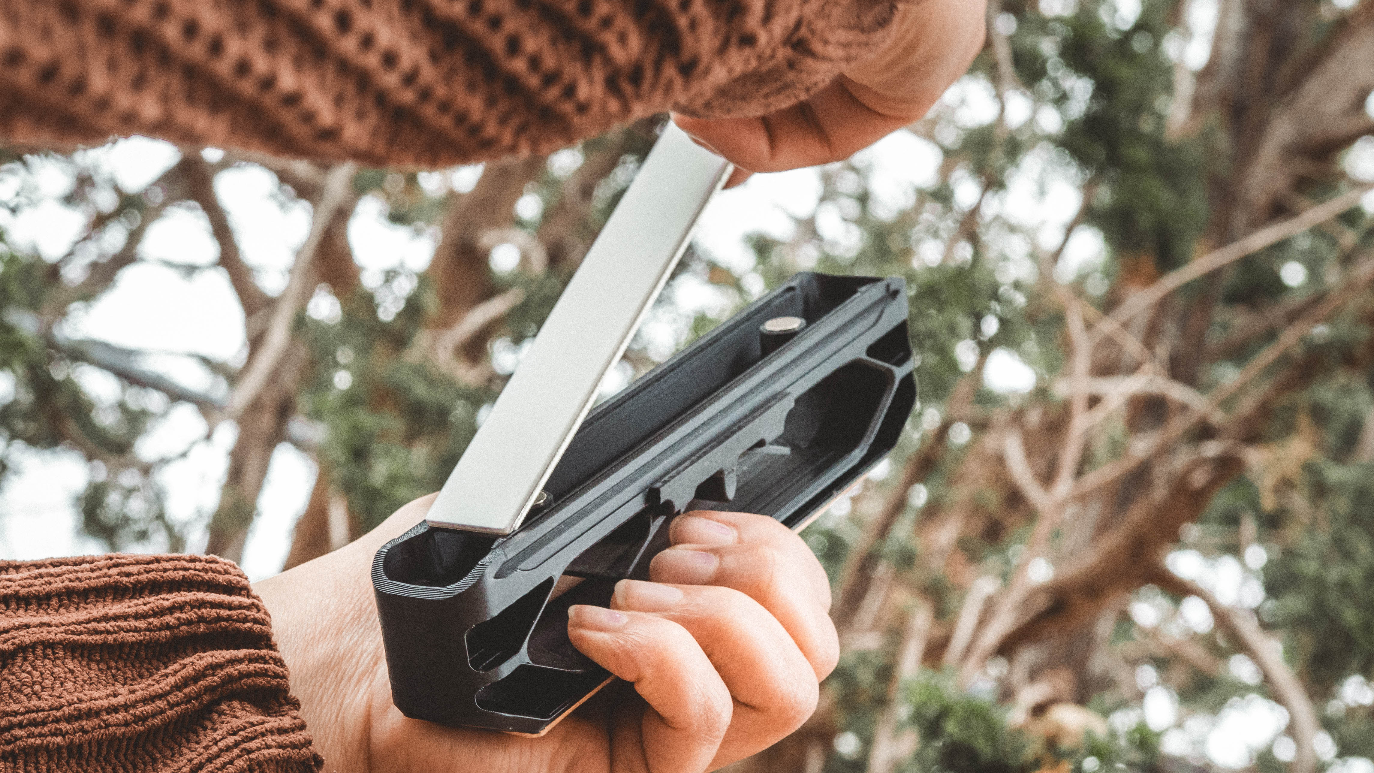 Venture Knife Sharpener during a change from diamond stone to ceramic stone