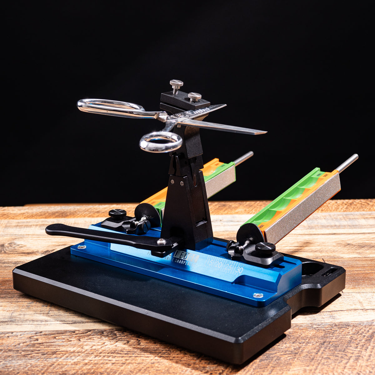 Wicked Edge precision Knife Sharpeners Scissor Attachment